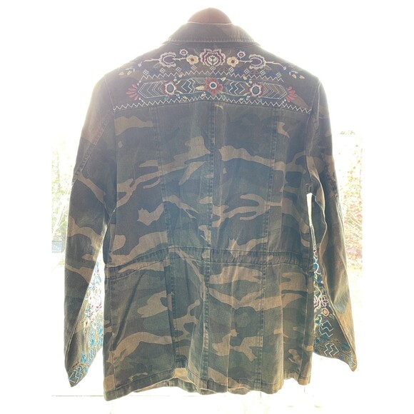 Fashion Concepts Women's Long Sleeve M Jacket Camo Embroidered Snap Button NWT - Picture 10 of 12